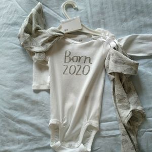 NWT Baby onesie and pant set